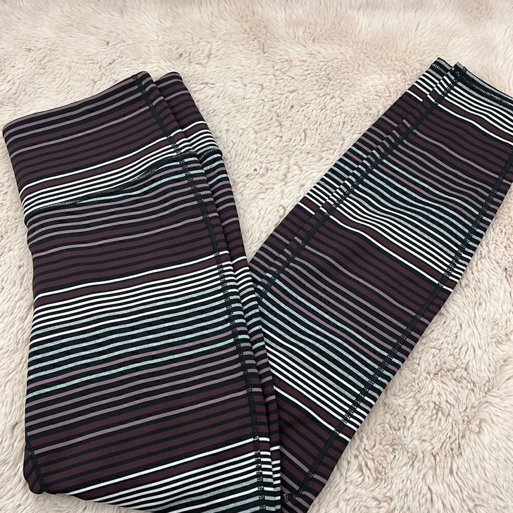 Athleta striped 7/8 length maroon black leggings